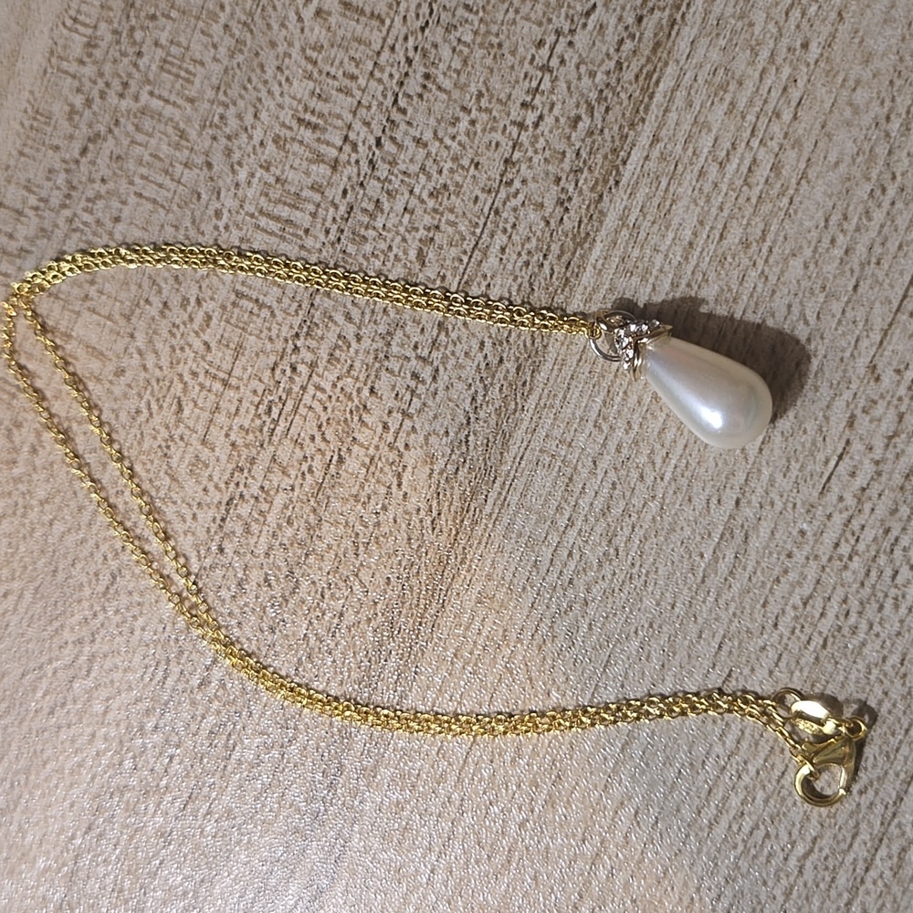 Vintage Gold Tone and Rhinestoned Faux Pearl Necklace